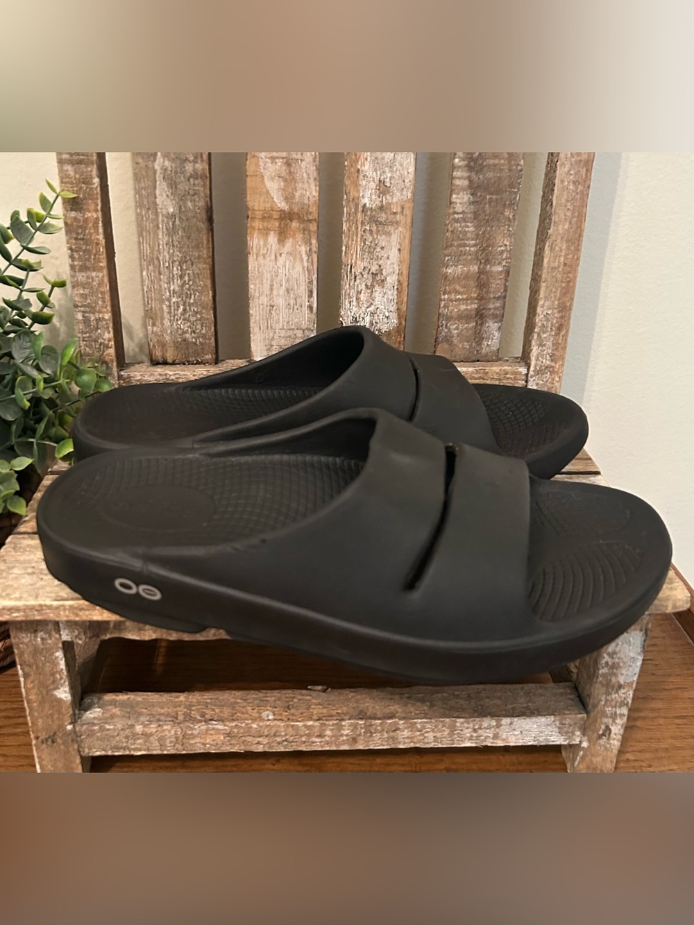 Oofos Ooahh Slide Sandals Womens 7 Mens 5 Black Comfort Recovery Unisex